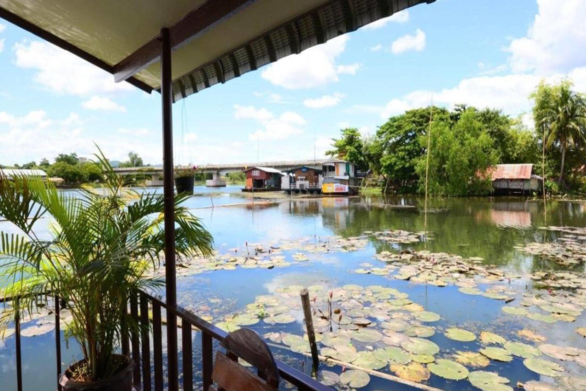 The Best Riverside Guesthouse Kanchanaburi Exterior photo