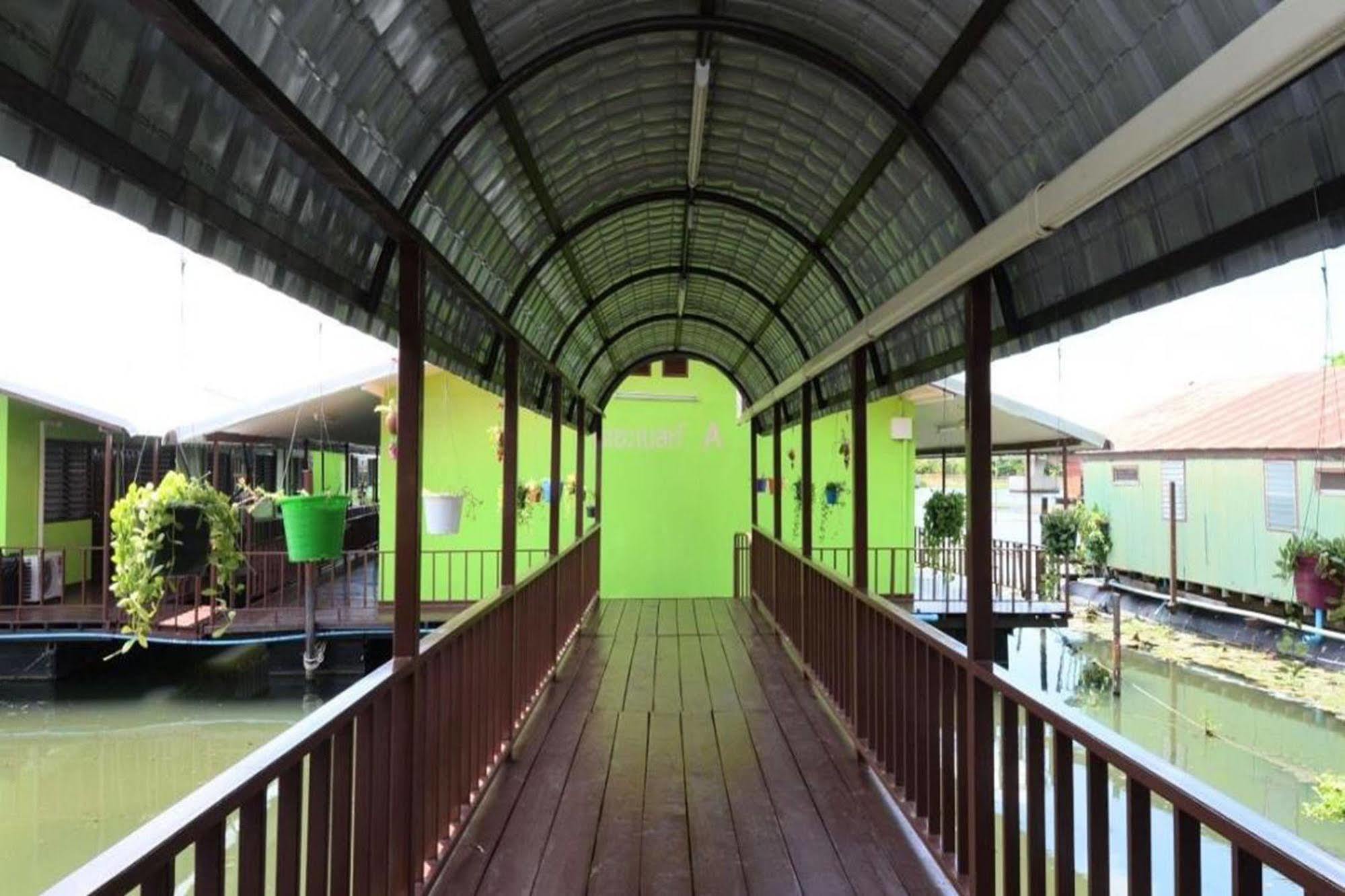 The Best Riverside Guesthouse Kanchanaburi Exterior photo